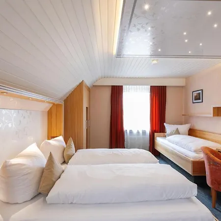 فندق Landgasthof Paradies 3*