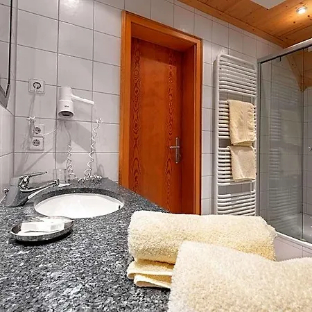 فندق Landgasthof Paradies 3*